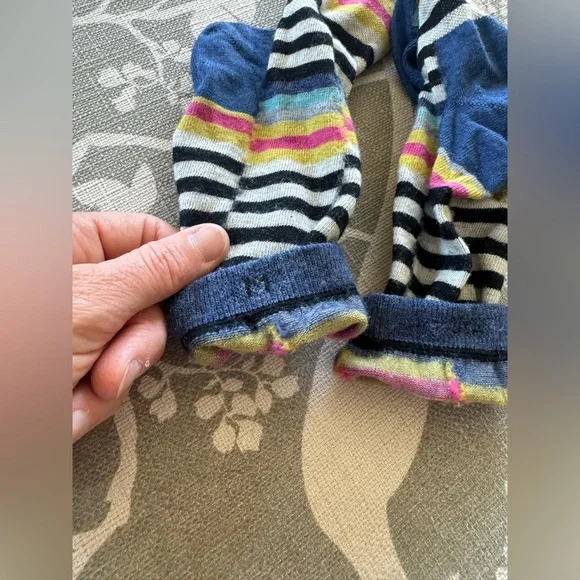 Darn Tough Socks, Size Medium - Picture 4 of 4